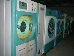 唐山哪有賣二手石油干洗機(jī)的？8公斤二手干洗機(jī)多少錢