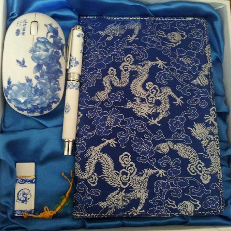 中國(guó)創(chuàng)意禮品套裝，青花絲綢筆記本、無線鼠標(biāo)套裝中國(guó)特色禮品