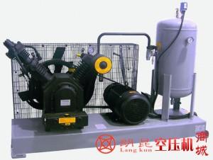 中壓兩級(jí)壓縮空壓機(jī)圖片