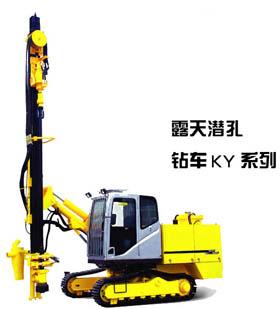 SKY8100J氣液聯(lián)動(dòng)露天潛孔鉆車圖片