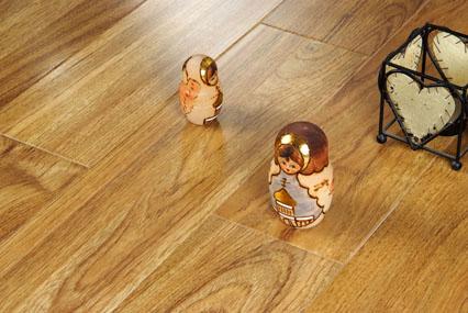 供應(yīng)常州順祥鏡面模壓仿1.2實(shí)木強(qiáng)化地板 廠家直銷 特價批發(fā)