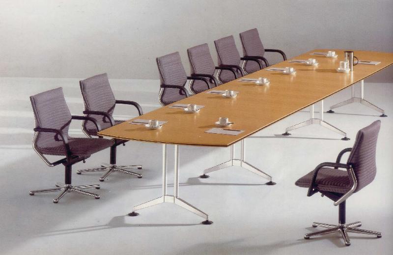 供應(yīng)定做板式會(huì)議桌