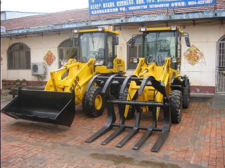 裝載機(jī)鏟車哪的質(zhì)量好價格低圖片