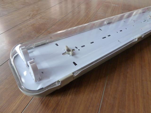 供應(yīng)深圳廠家*T8應(yīng)急三防燈PC罩