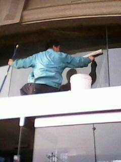 供應(yīng)擦玻璃找創(chuàng)潔小劉吧