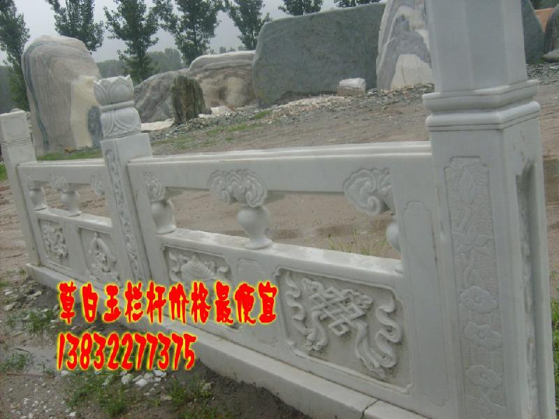 供應(yīng)漢白玉石欄桿供應(yīng)廠家