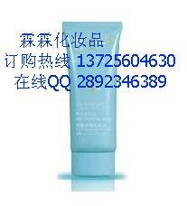 供應(yīng)*白如雪三重補(bǔ)水保濕組合化妝品四合一 235元/套