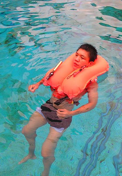 供應(yīng)神手SY-A150 自動(dòng)充氣救生衣 氣脹圍脖式救生衣