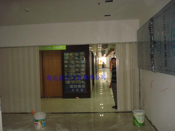 供應(yīng)pvc折疊門(mén)塑料折疊門(mén)貴州折疊門(mén)