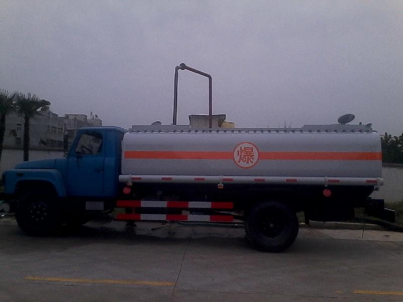 廠家供應(yīng)140尖頭運油車  運油車*圖片及報價  危險品*運輸車