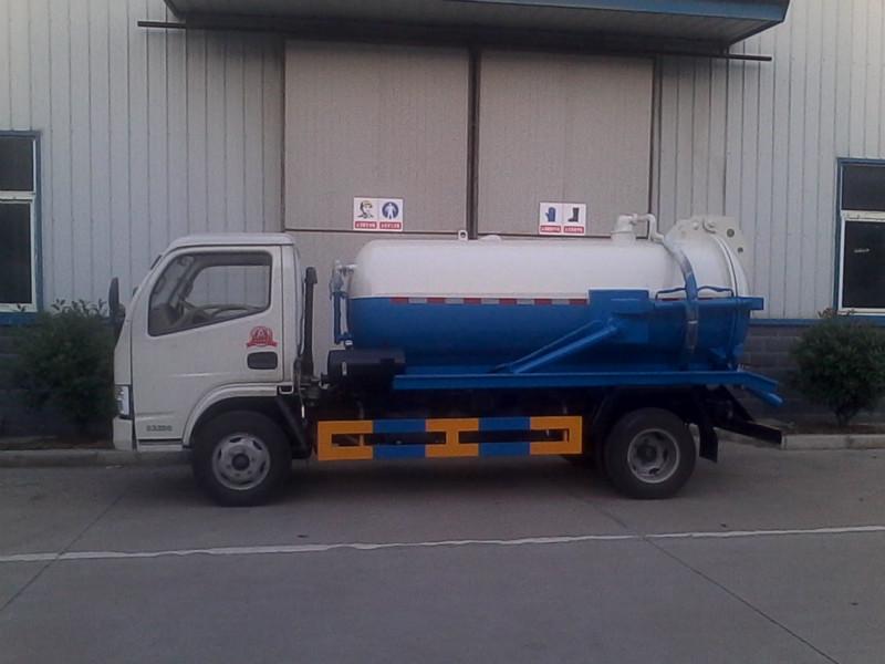 廠家供應(yīng)東風福瑞卡吸污車，吸污車生產(chǎn)廠家*圖片報價，質(zhì)量好的吸污車