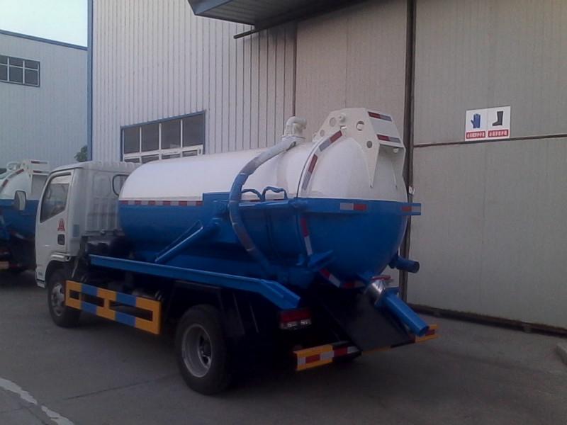 廠家供應(yīng)東風福瑞卡吸污車，吸污車生產(chǎn)廠家*圖片報價，質(zhì)量好的吸污車