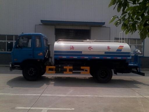 供應(yīng)東風(fēng)145八方噴灑車，噴灑車生產(chǎn)廠家，灑水車哪家做得好