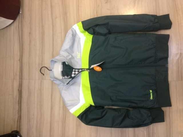 供應(yīng)男款夾克外套品牌沖鋒衣