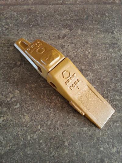 供應(yīng)小松PC100RC巖石型斗齒