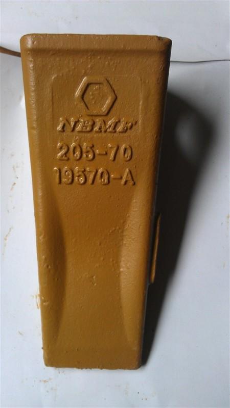 供應(yīng)小松200巖石齒207-70-19570RC