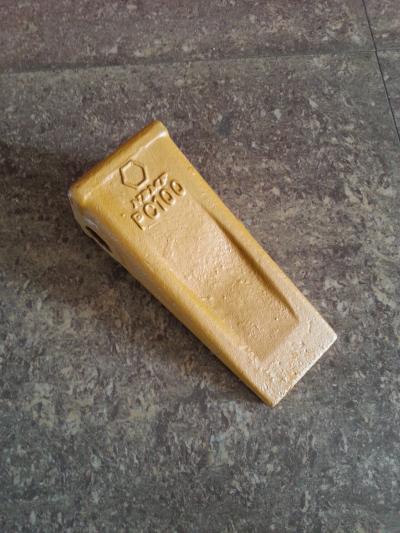 供應(yīng)小松PC100RC巖石型斗齒