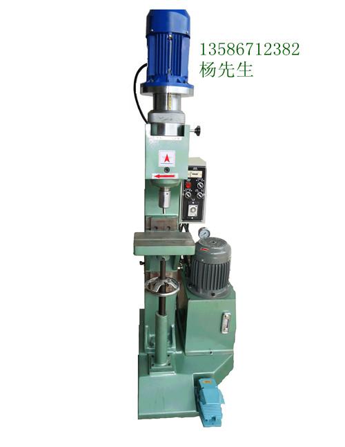 旋鉚機(jī)圖片