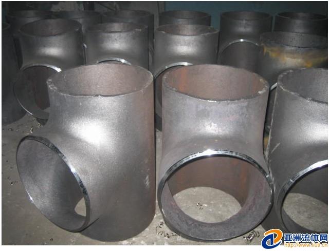 供應(yīng)15CrMo合金三通/12Cr1Mov等徑合金三通/高壓厚壁三通