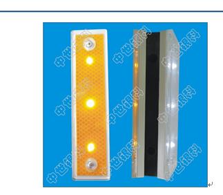 供應(yīng)LED深圳廠家LED輪廓標(biāo)LED 梯形輪廓標(biāo)廠家