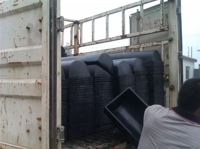 羊槽羊食槽水槽供應(yīng)商批發(fā)圖片