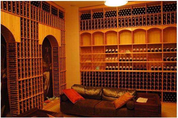 沈陽(yáng)實(shí)木酒架圖片