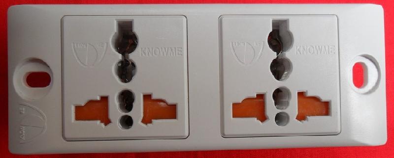 二位萬(wàn)用插座帶安全門(mén)工業(yè)插座圖片