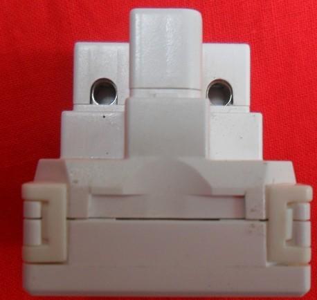 供應(yīng)帶安全門中東插座配件