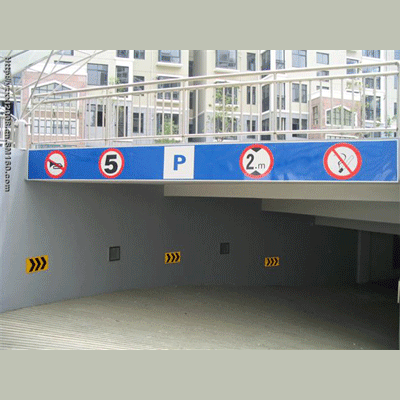 供應(yīng)停車場(chǎng)施工