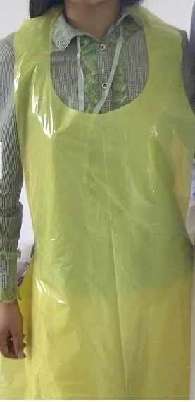 供應(yīng)一次性PE圍裙PE塑料圍裙商家