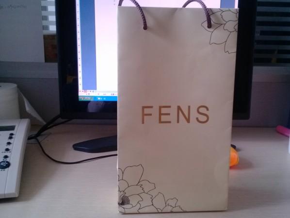 供應(yīng)荔灣禮品紙袋_禮品手提紙袋_銅板紙禮品袋_彩色紙袋