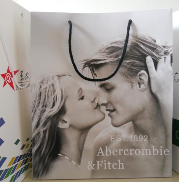 供應紙袋紙袋廠紙袋來稿訂做，價格質(zhì)量優(yōu)勢的廠