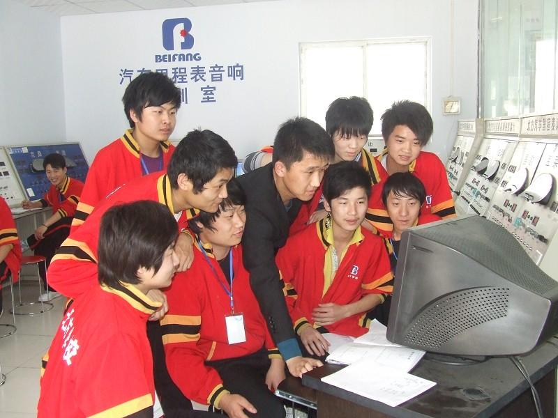 供應(yīng)現(xiàn)在學(xué)習(xí)什么技術(shù)好學(xué)汽修最有前途