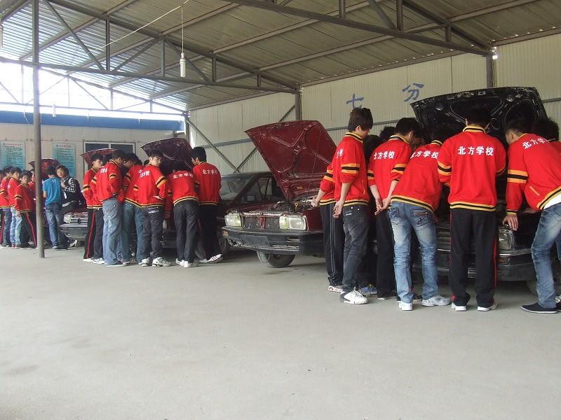 供應(yīng)鄭州北方汽修學(xué)校學(xué)汽修要多少錢