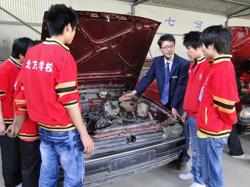 現(xiàn)在學(xué)習(xí)什么技術(shù)好學(xué)汽修最有前途圖片