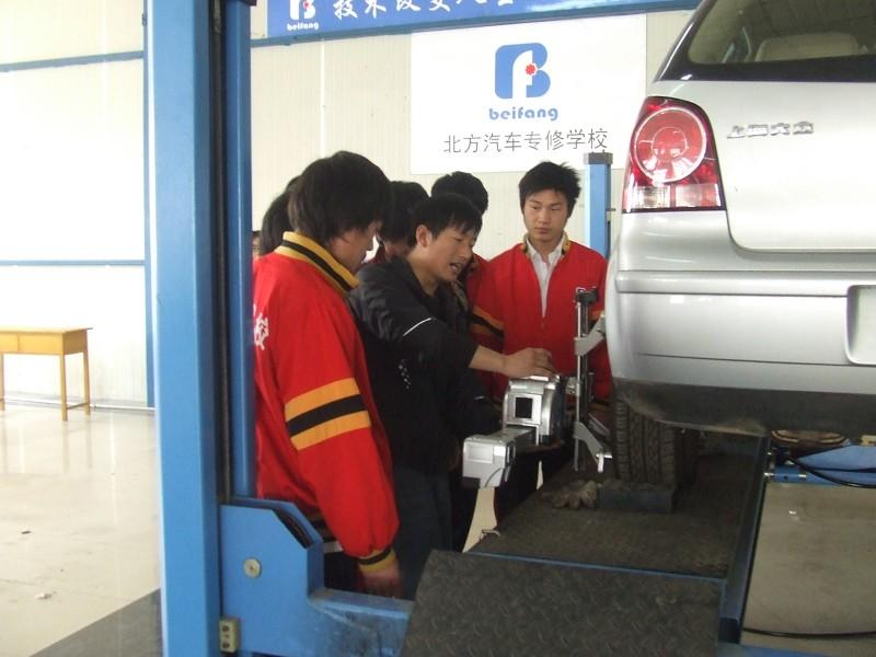 學(xué)汽修技能拿高薪北方汽車(chē)專(zhuān)修學(xué)院圖片