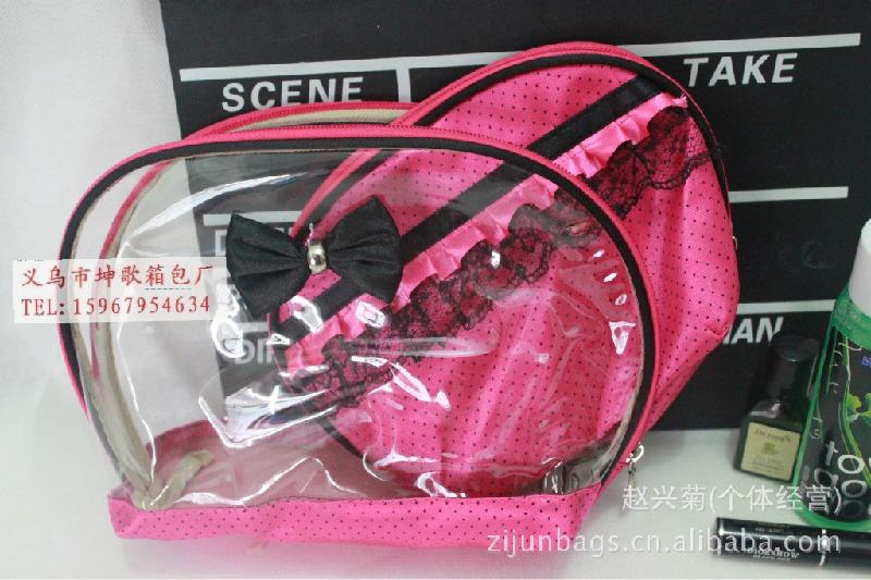 供應(yīng)2013*款的半圓化妝包批發(fā)