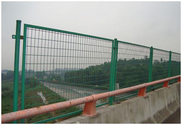供應(yīng)貴陽公路護(hù)欄網(wǎng)