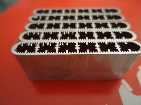 供應(yīng)高性價(jià)比百葉窗切割鋸片