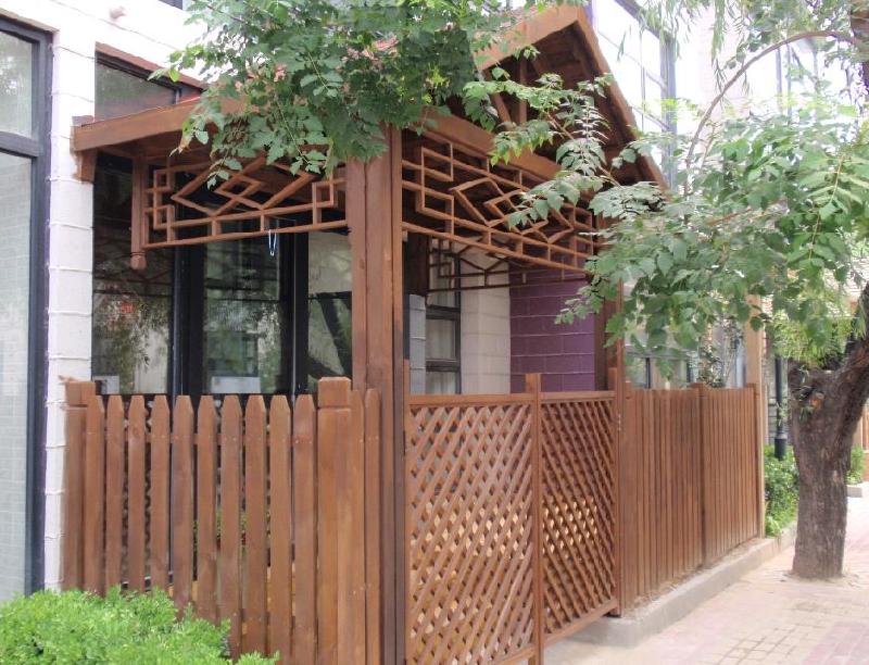 無錫庭院綠化防腐木制品圖片