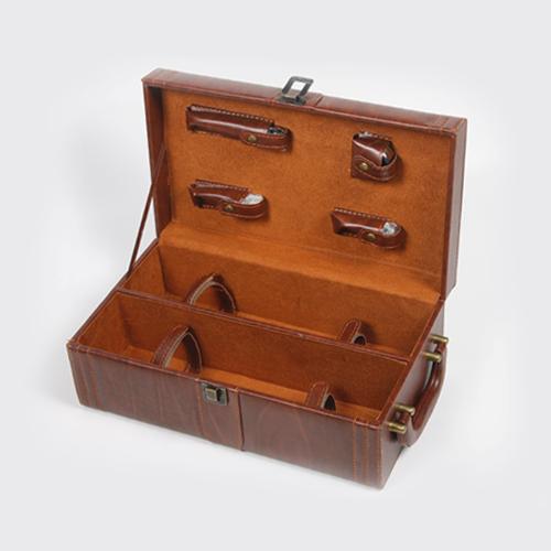 供應(yīng)雙支紅酒皮盒+酒具四件套熱銷