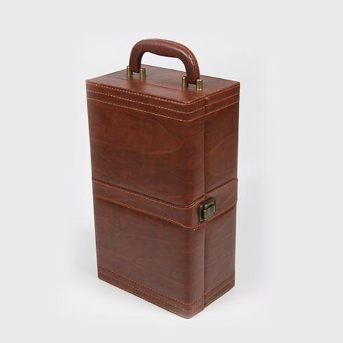 供應(yīng)雙支紅酒皮盒+酒具四件套熱銷