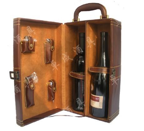 供應(yīng)雙支紅酒皮盒+酒具四件套熱銷