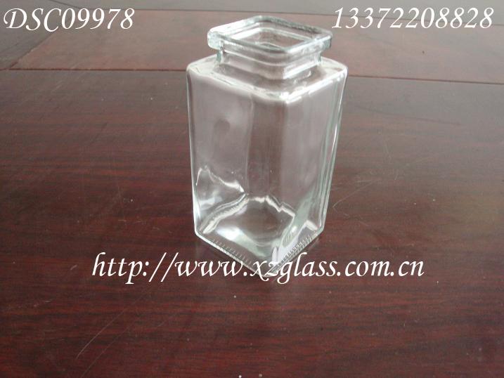 供應(yīng)香薰玻璃瓶廠家