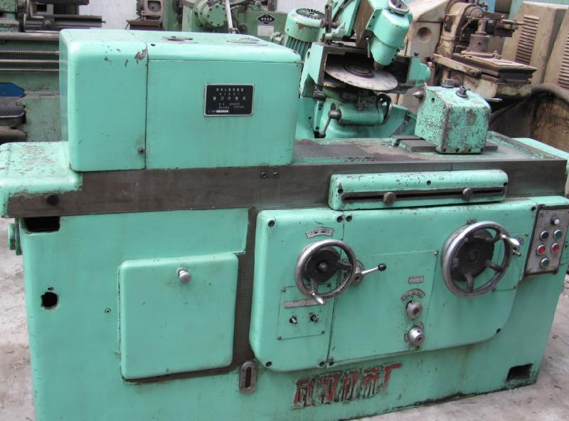 滾刀磨M6425圖片