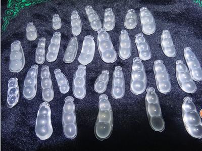 供應(yīng)絢彩天然乳白晶雕件吊墜批發(fā)  奶白色掛件QQ2501326982