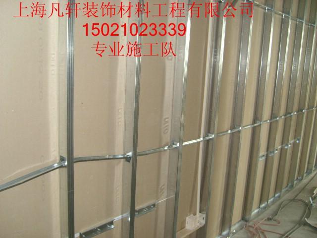 供應(yīng)佘山夾芯板隔斷雨棚搭建