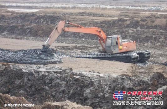 供應(yīng)出租濕地兩用挖掘機(jī)