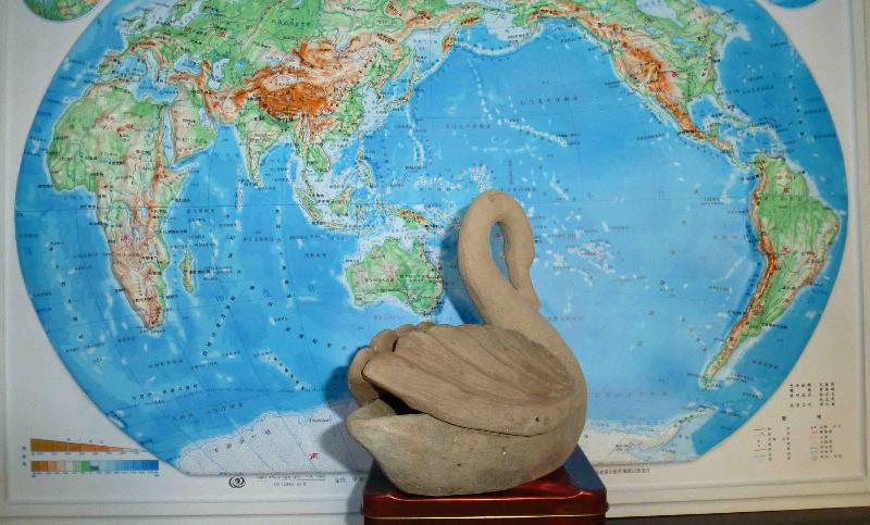 供應(yīng)小天鵝煙灰缸