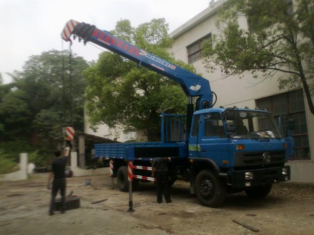 湖南隨車吊11噸廠家直銷價格圖片
